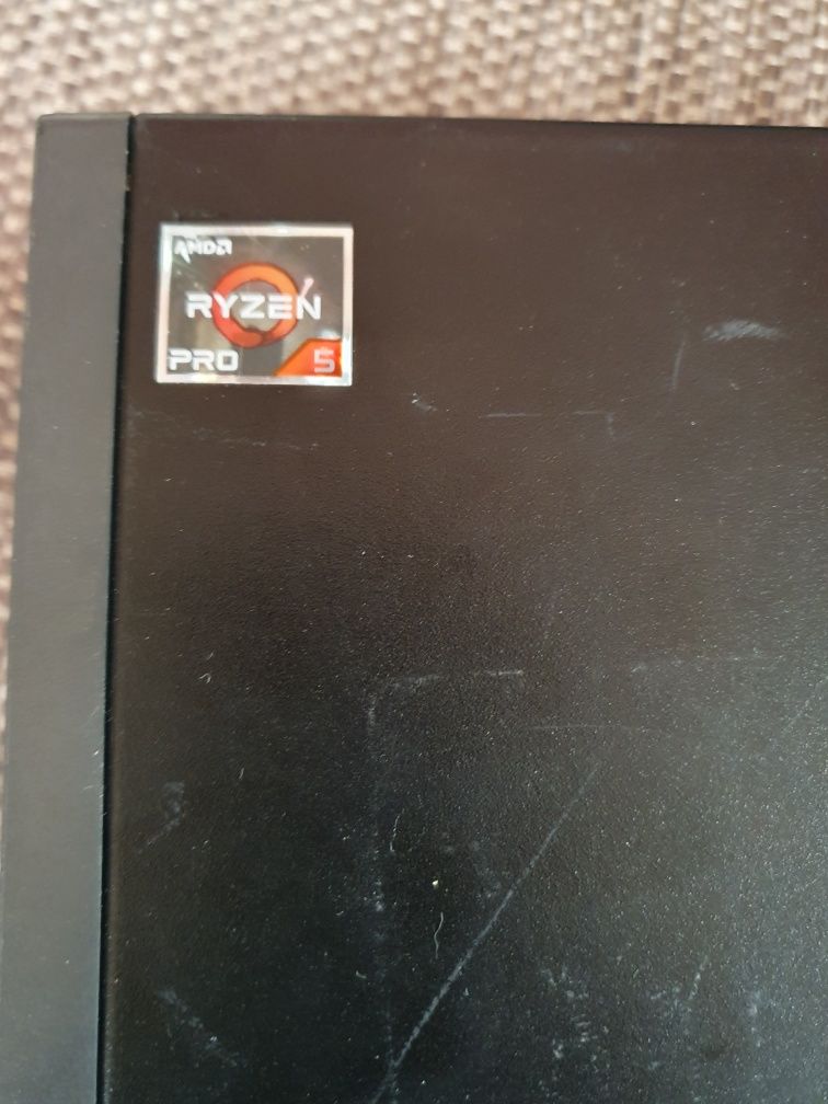 Vând Lenovo Thinkcentre Ryzen 5 pro