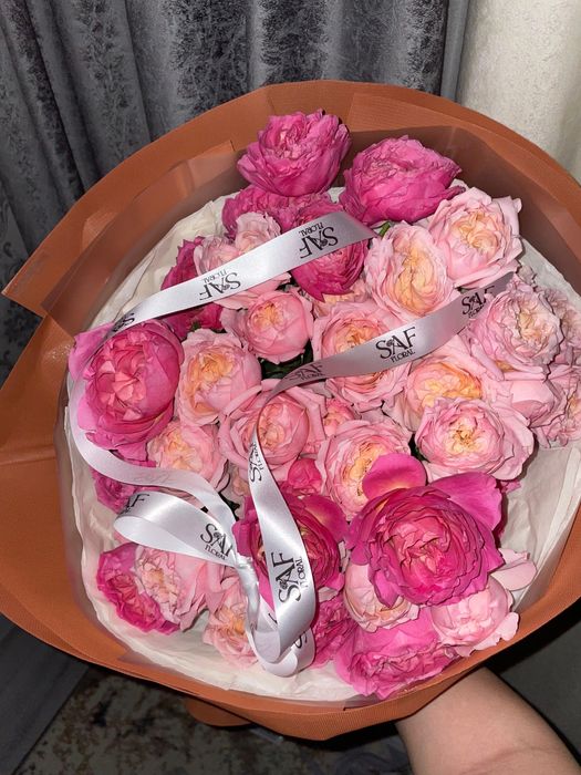 Цветы розовые ..