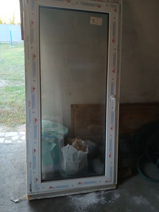 Продам пластиковое окно.