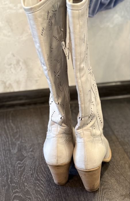 Елегантни кожени ботуши