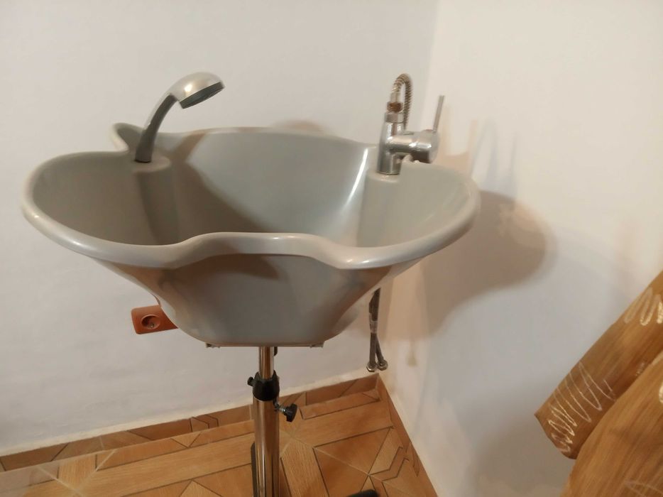 Фризьорска мивка