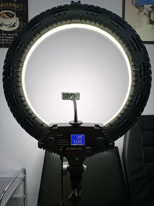 Продаю кольцевую лампу