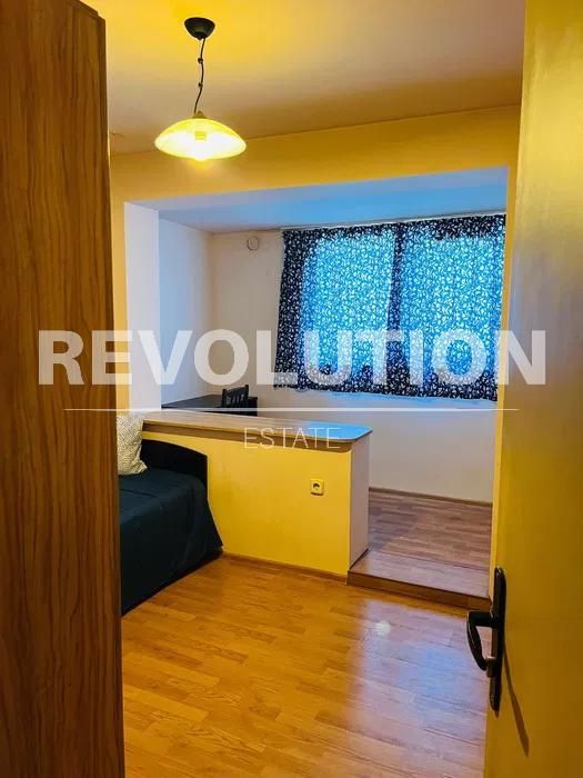 Дава се под наем Тристаен апартамент в Варна, ВИНС - 100 кв.м за 350 € - Снимка #3