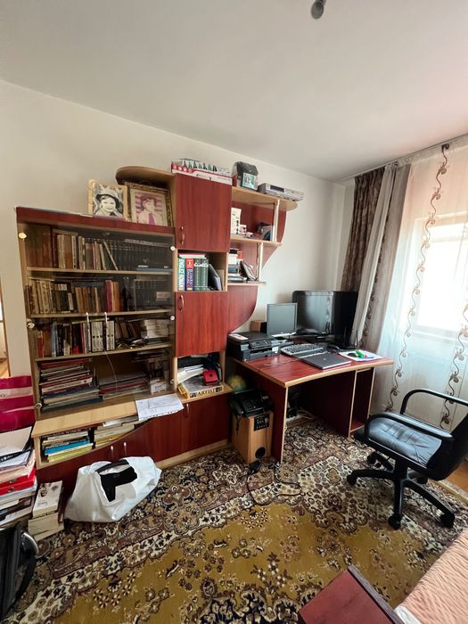 Mobilier de birou și pat cu saltea inclusa