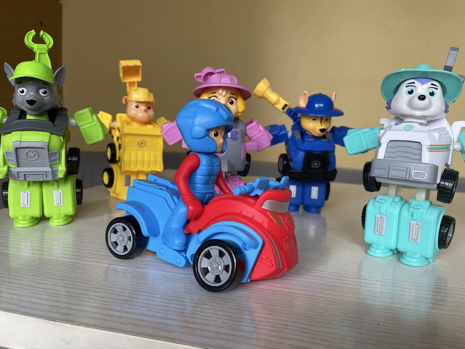 Пес Патрул, трансформиращи се играчки