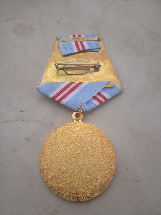 Medal sotiladi qiziqanlar tel.qilsin