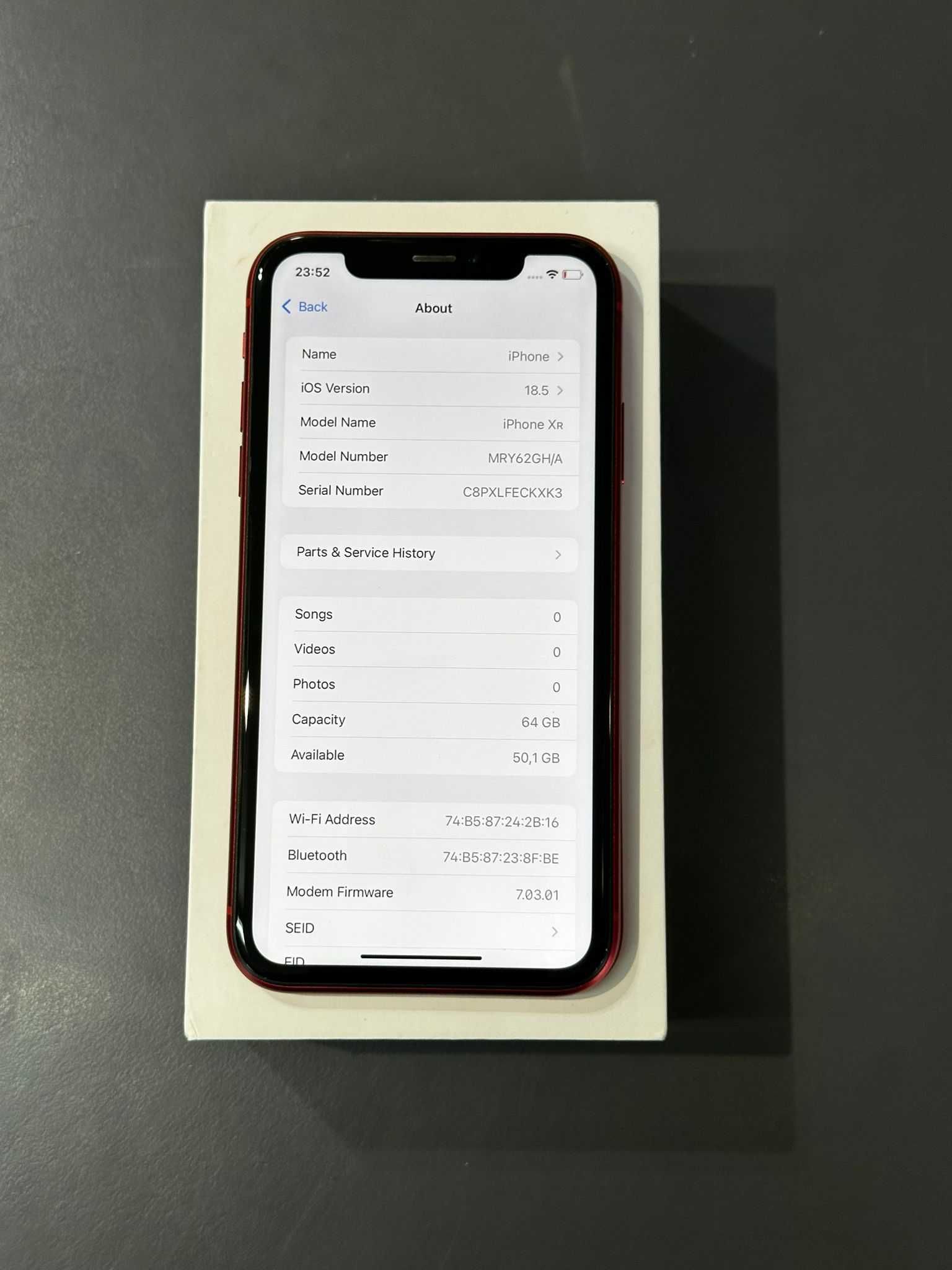 iPhone XR ! Като Нов !