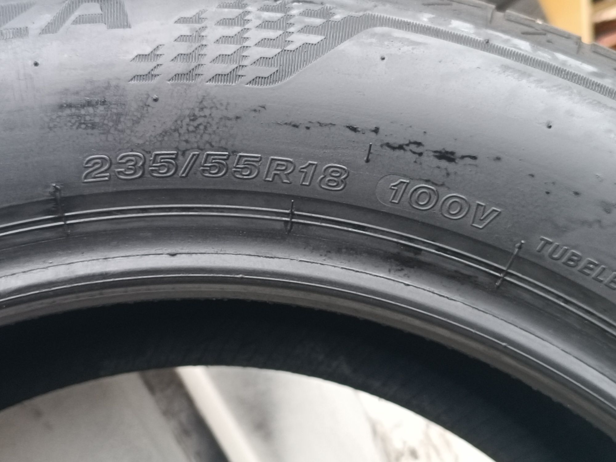 235/55/18 Bridgestone Дот 3021