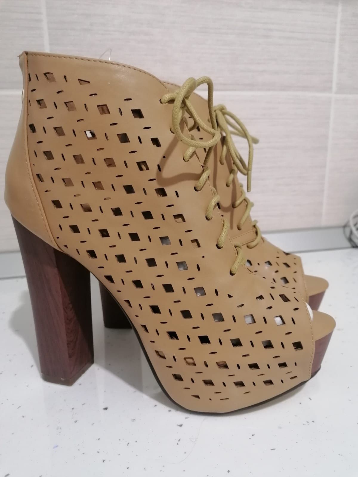 Vand botine sandale piele ecologica masura 38