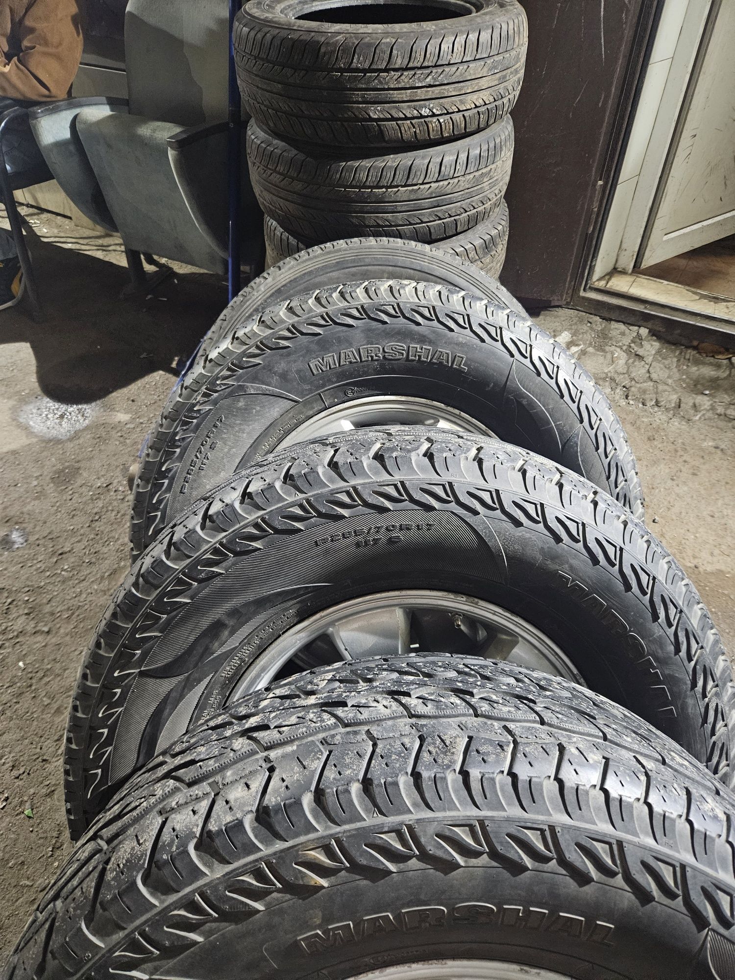 Продам диски на 17 и шины 285/70/17