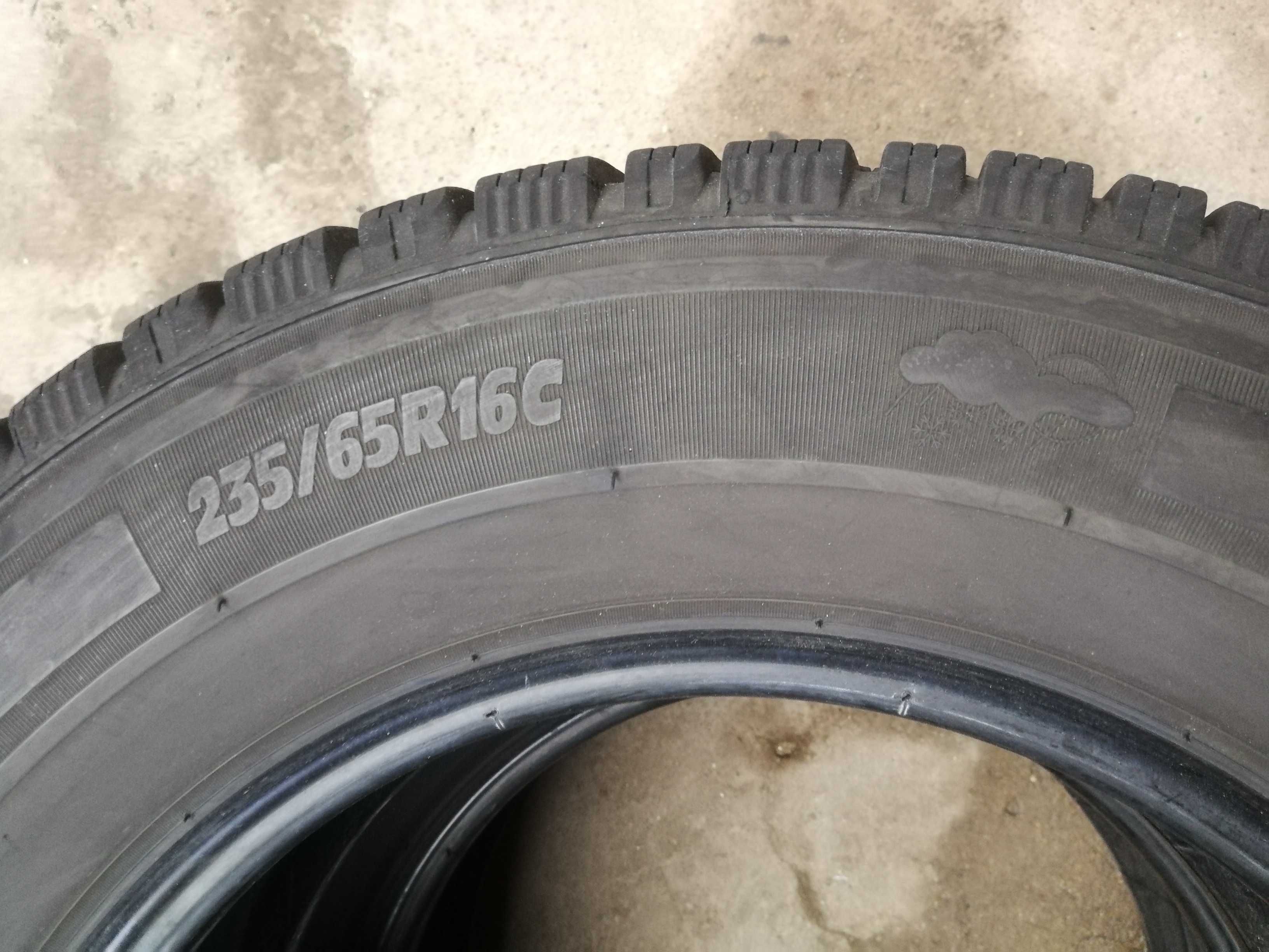 2 бусови зимни гуми R16C 235/65 Michelin Agilis Alpin 115/113R M+S 8PR