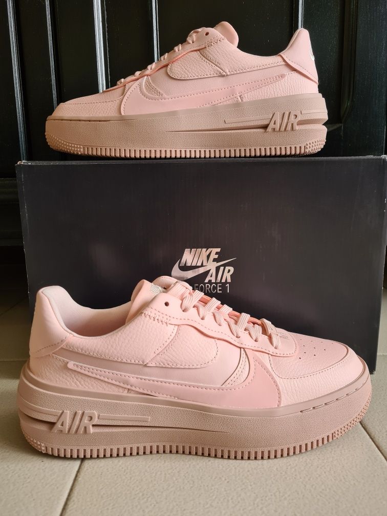 Дамски маратонки NIKE AIR FORCE 1 номер 38 и 39