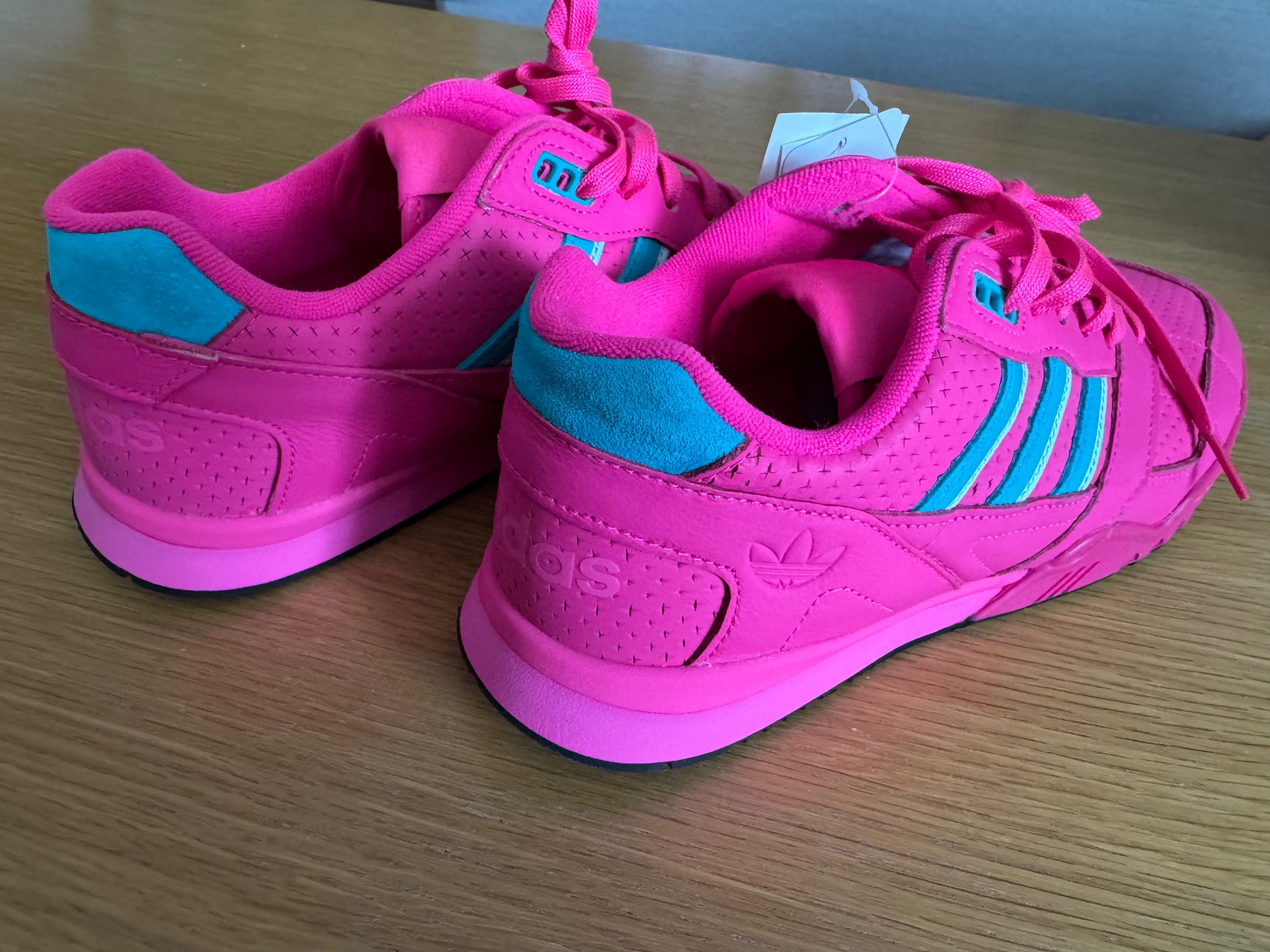 ADIDAS A.R. TRAINER Shock Pink/ Hi-Res Aqua/ Ice Mint EU 42 2/3