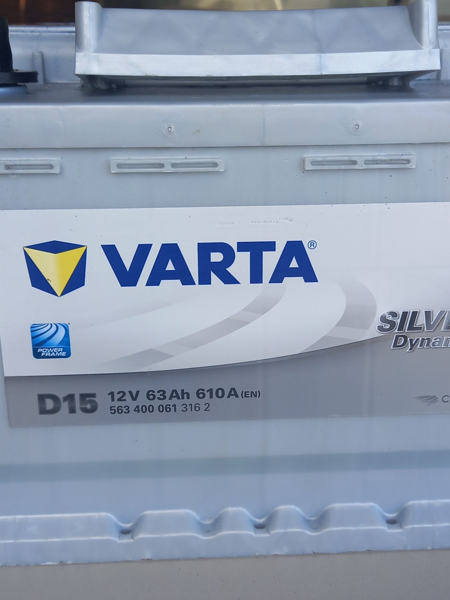 Bateria auto VARTA 12 v- 63 Ah