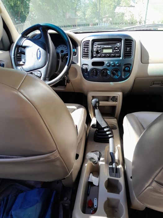 Ford  Maverick XLT