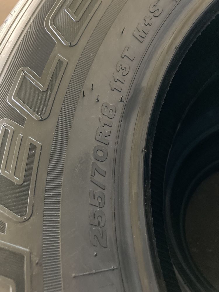 Летни гуми 255/70/18 Bridgestone