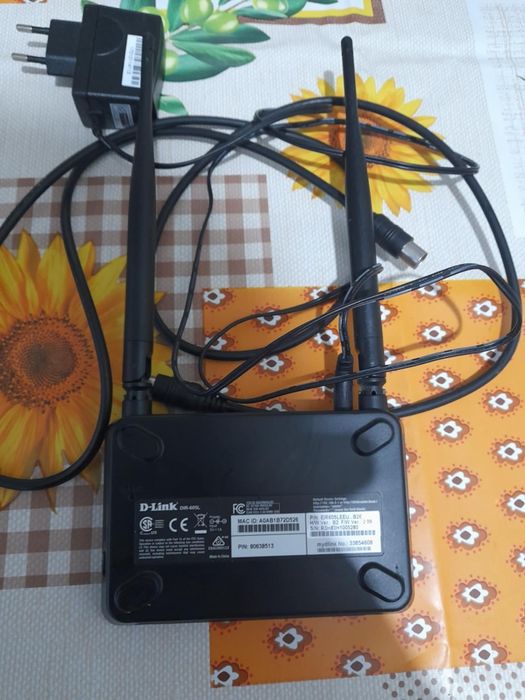 Router wireless negru