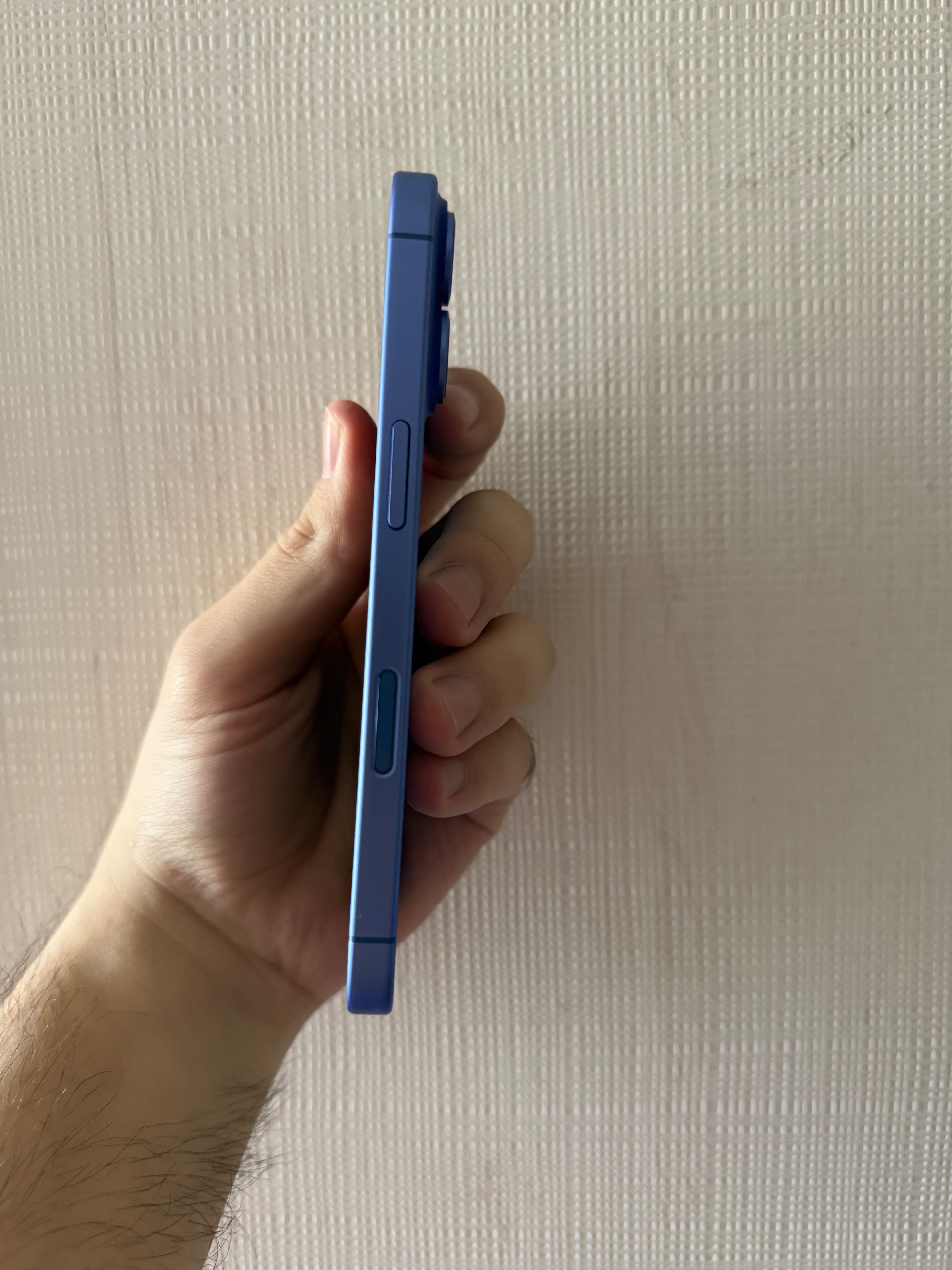 Iphone 16 аккумулятор 100% Срочно