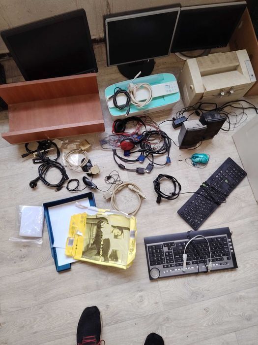 Разпродажба!Компютър,монитори,принтери и други.