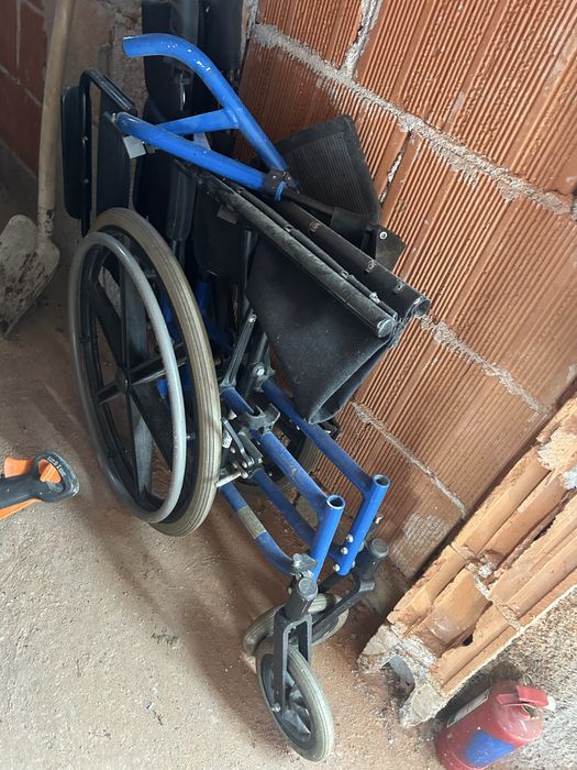 Scaun cu rotile penrsoane dizabilitati