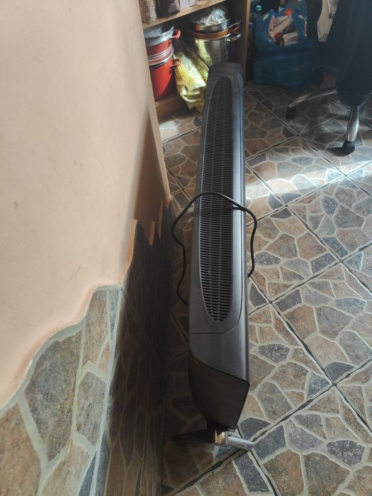 Vând Televizoare cu Soundbar Incorporat și telecomenzi