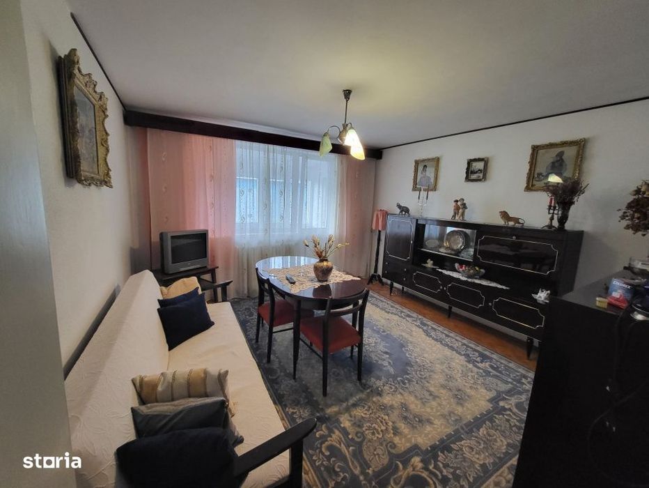 Apartament de 3 camere, decomandat, 60 mp., zona Independentei