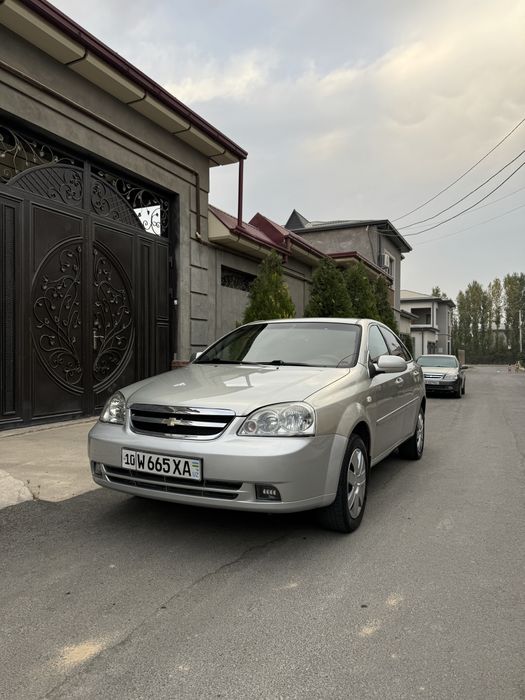 Sroshna lacetti 1.8 sotiladi
