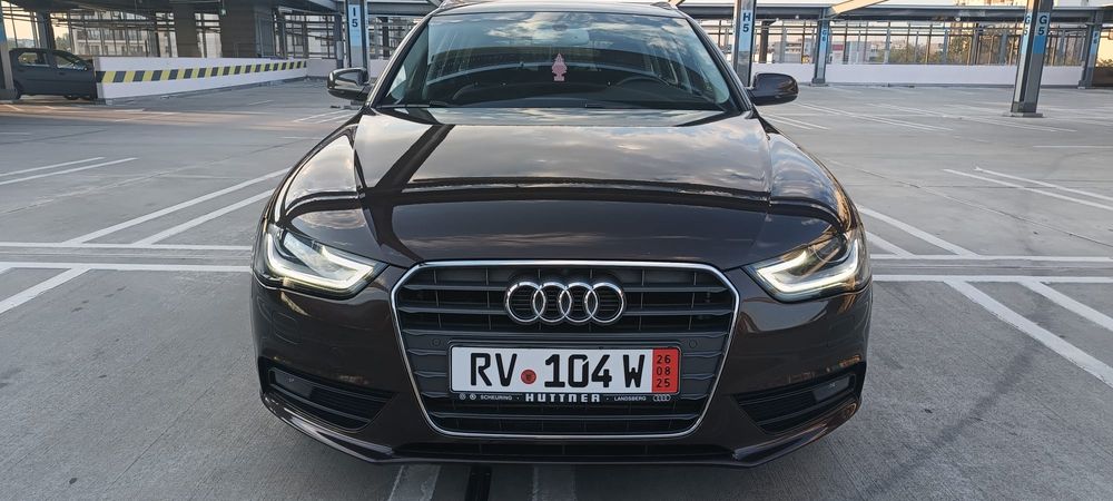 Vând Audi A4 b8.5 Sau la schimb cu ceva mai mic. De preferat golf .7Ra