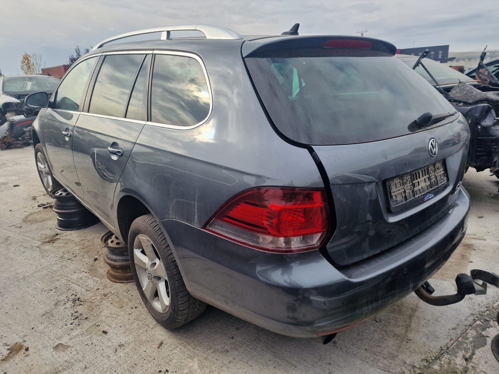 Dezmembram Volkswagen Golf 6 Combi 2011 1.6tdi CAY