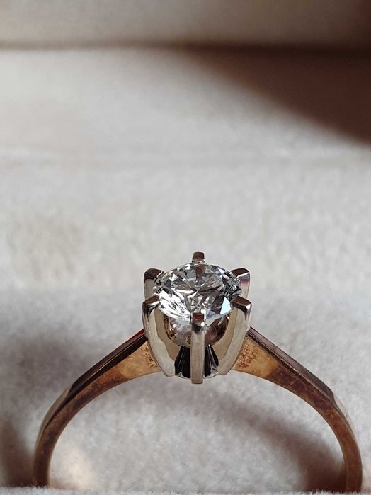Inel de logodna solitaire cu diamant natural 0,6ct VS