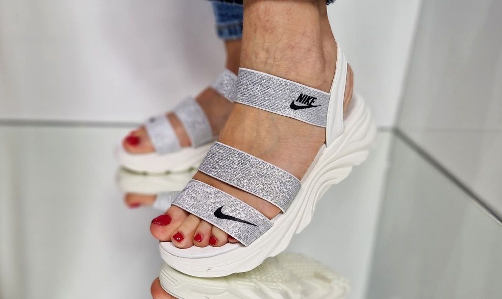 Nike дамски сандали с брокат
