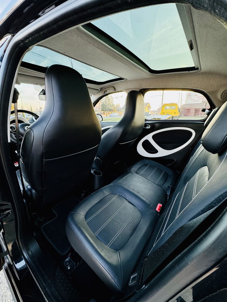Smart Forfour 453, camera, panoramic, incalzire scaune, navigație