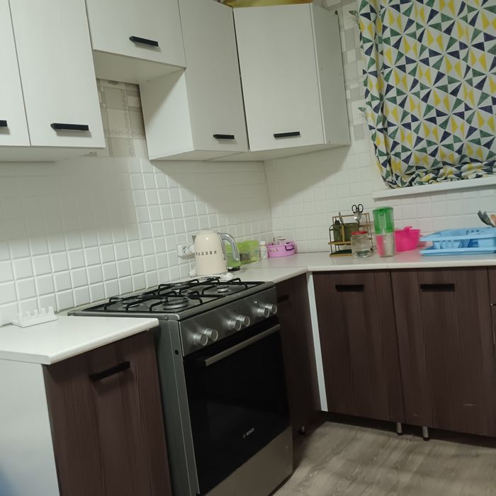 Продам срочно угл. кухонный гарнитур!!. !!