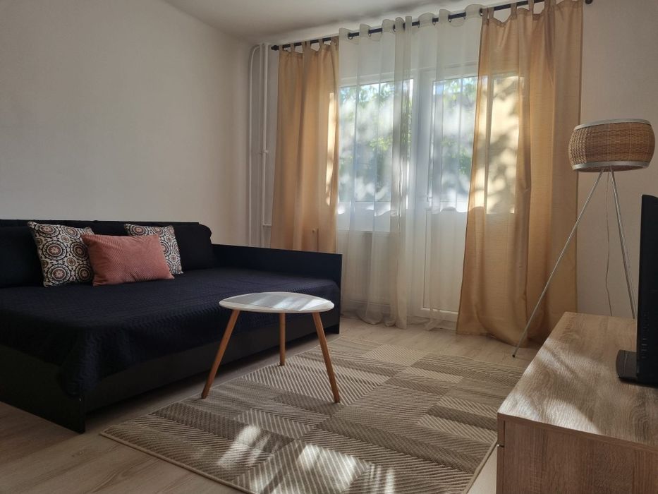 Nou pe piata! Garsoniera decomandata SARARI/etaj 1/renovata/mobilata/