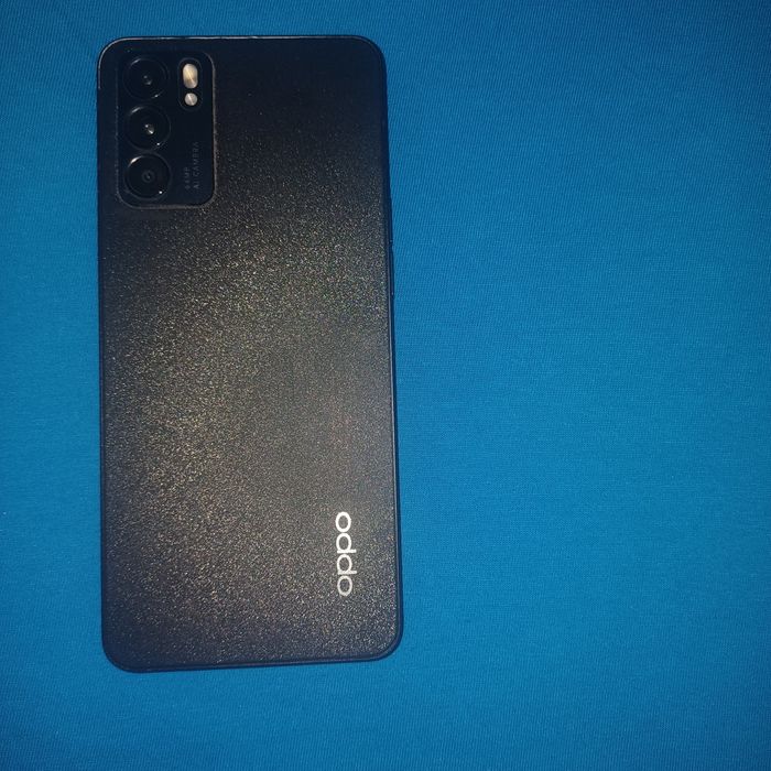 Vând telefon oppo