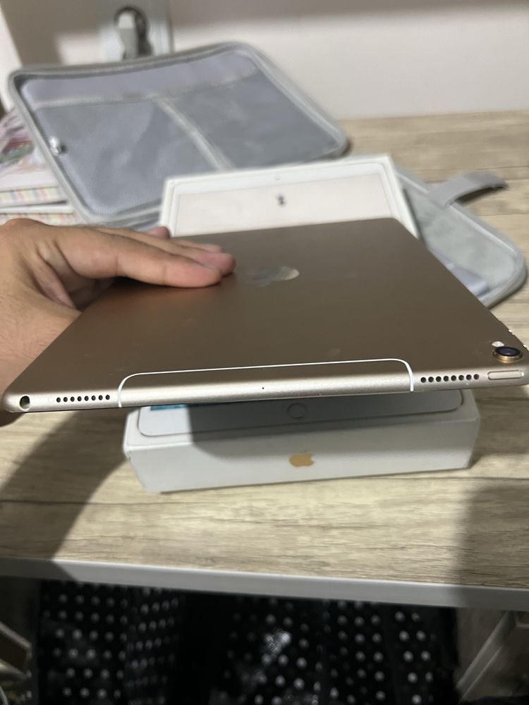 Ipad Pro 512GB 10.5 дюмов  LL/A, Wi-Fi + Cellular data