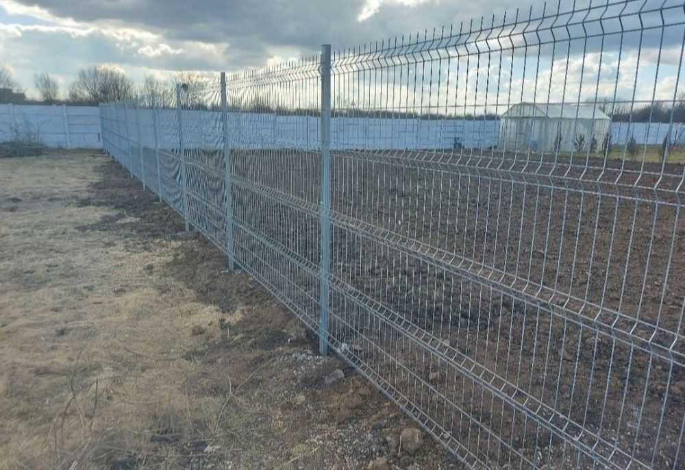 Facem Garduri Din Plasa Burdurata la comanda clientului orice model