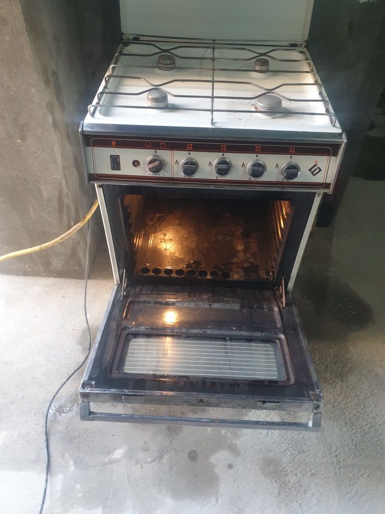 Продаётся газовая плита