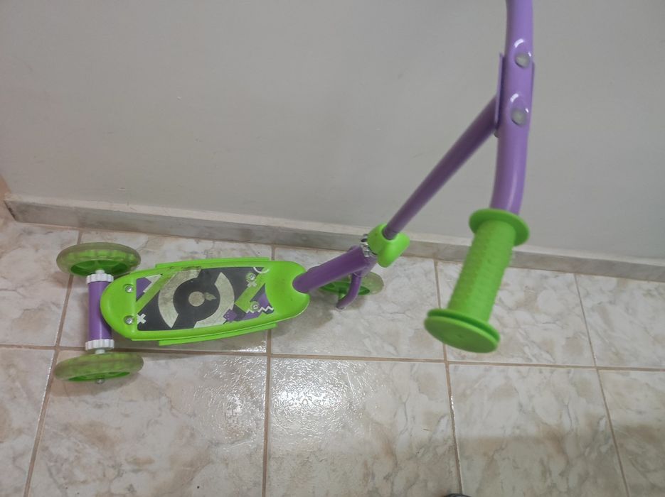 Trotineta 3-4 ani