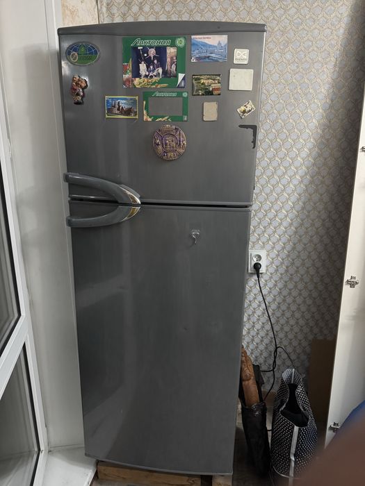 Холодильник продаю