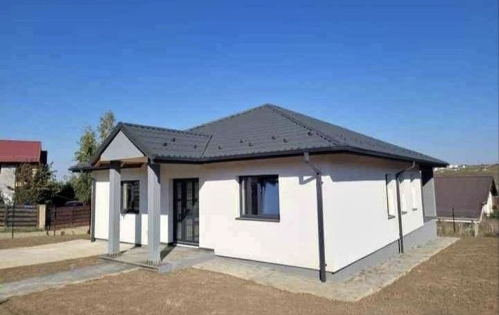Vand Casa pe structura metalica