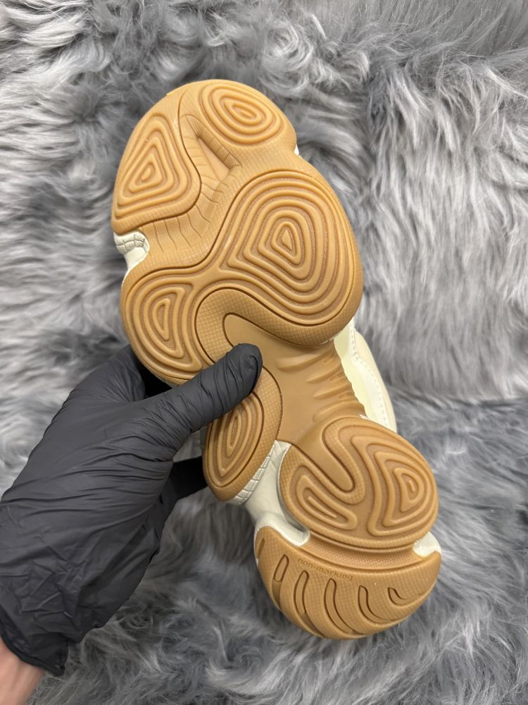 36-46 Yeezy 500 Stone