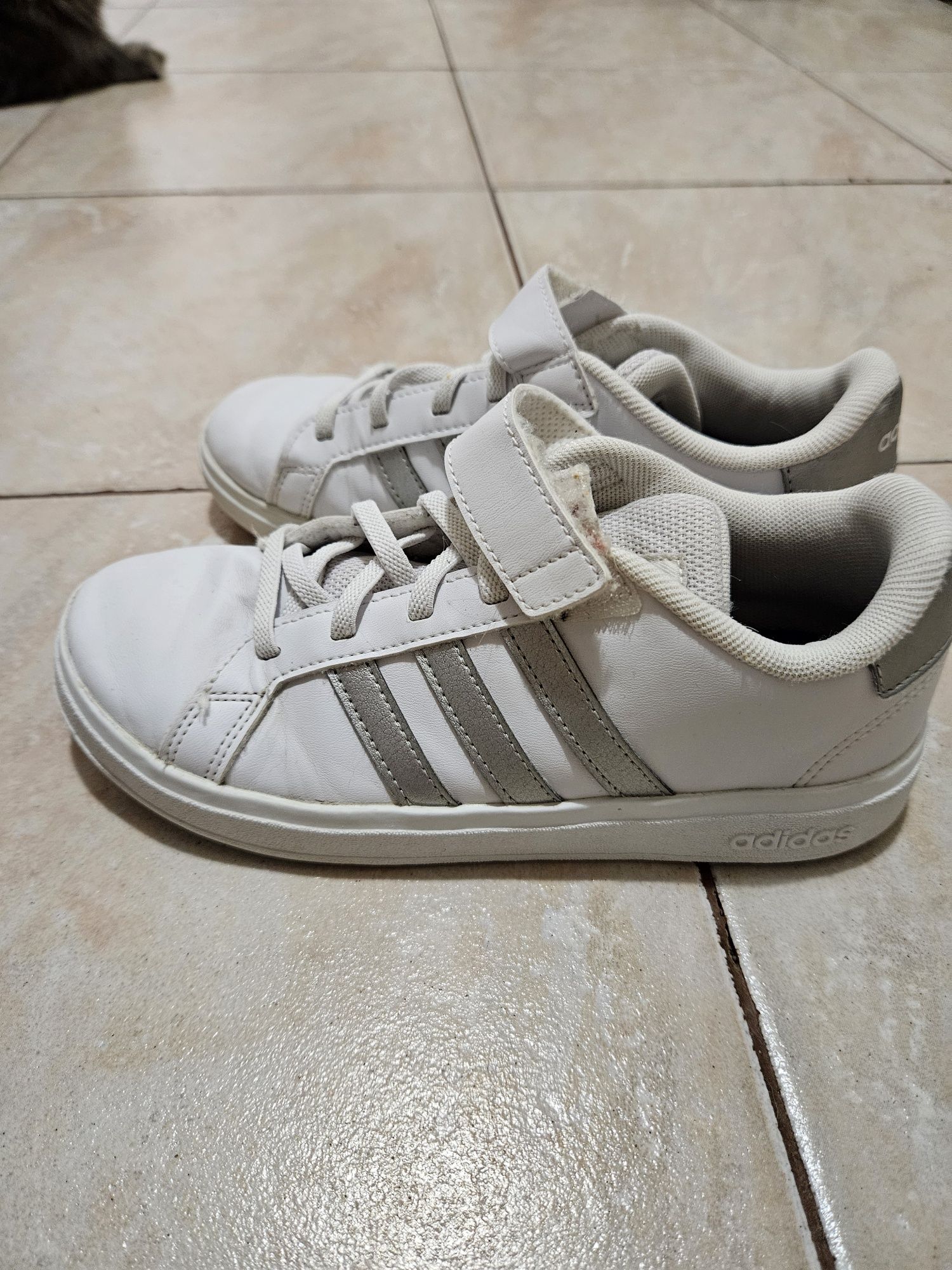 Детски маратонки Adidas, момче, 34 номер