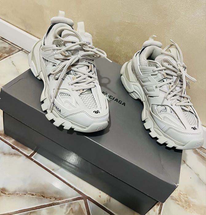 Balenciaga track nr36