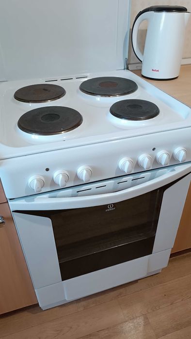 Электроплита INDESIT в отл.состоянии