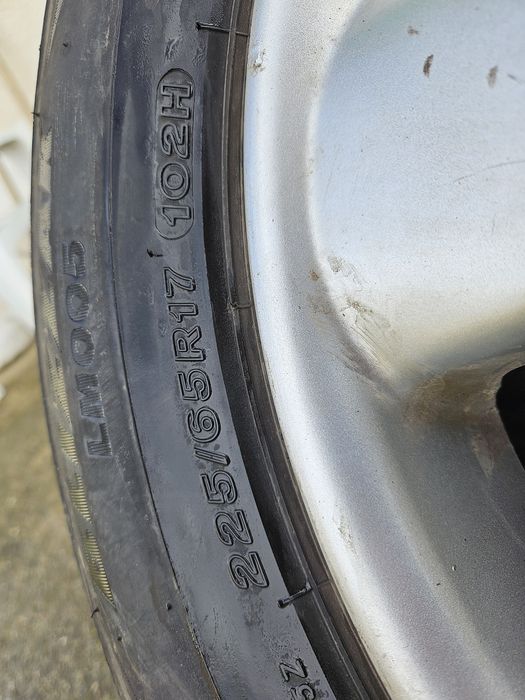 Зимни гуми - Bridgestone 225 x 65 x R17