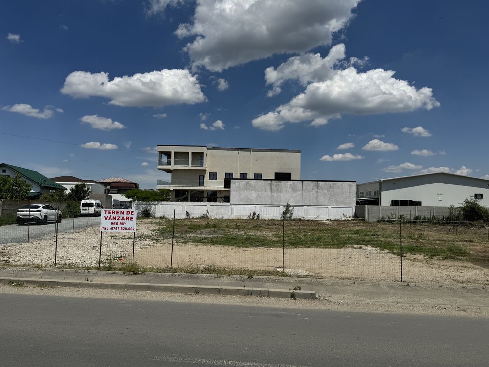 Vand teren 980 MP ( Hala sau Casa ) Regim semi