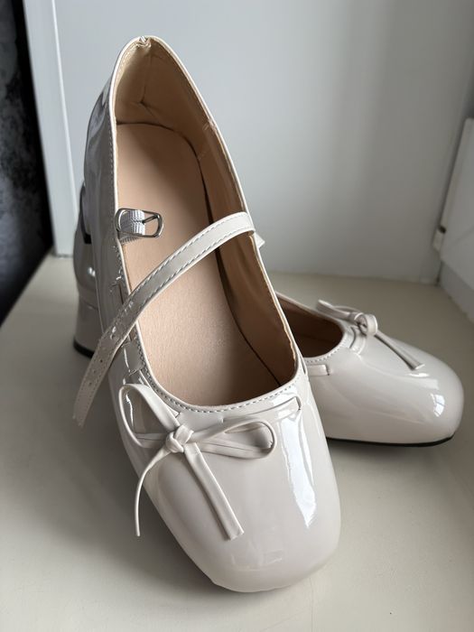 туфли новые. 39 размера. цена 7500. РУДНЫЙ ГОРОД