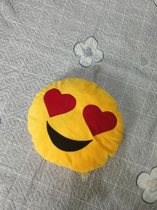 Подушка декор смайлик