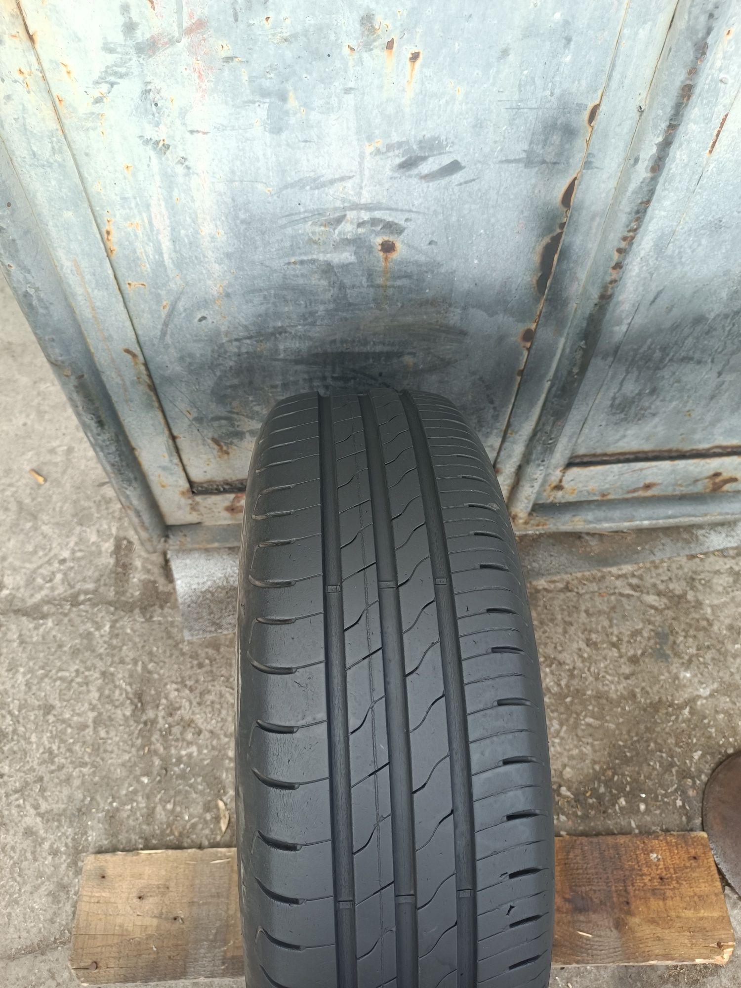 195/65/15 Goodyear Дот 3020